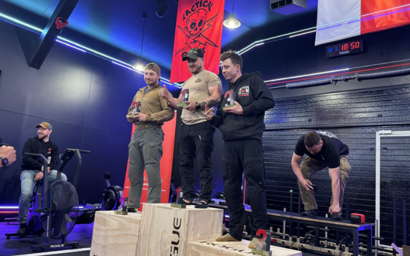 Turbotata na podium na drugim miejscu. Pierwsze miejsce Counter Olek, a trzecie Alan Andersz.